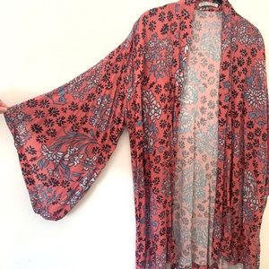 Novella Royale Hitchhiker Kimono Rosette Gardenia